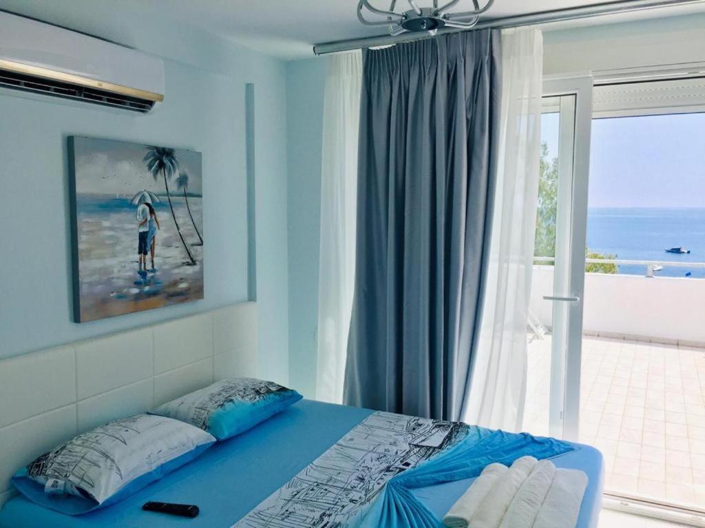 Apartament Seafront With Private Terrace