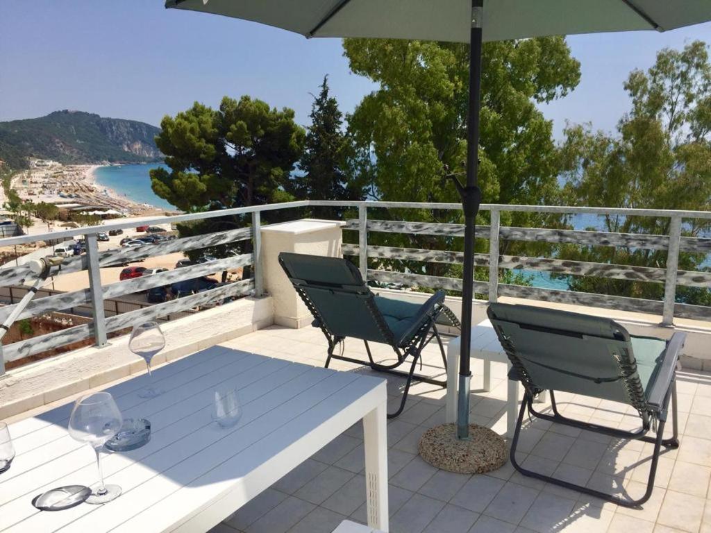 Seafront With Private Terrace Apartament Dhërmi